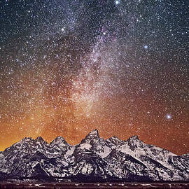 Milky Way Over Grand Teton by Chen Su