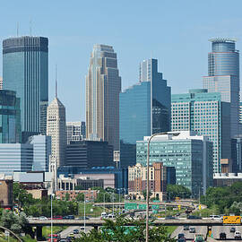 Minneapolis Skyline 2 by Kubrak78